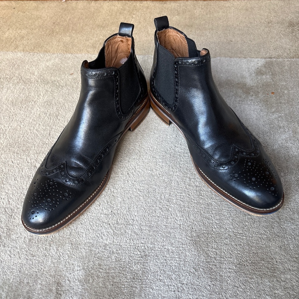 Johnston and Murphy Black Leather wingtip boots (size 10M men’s)